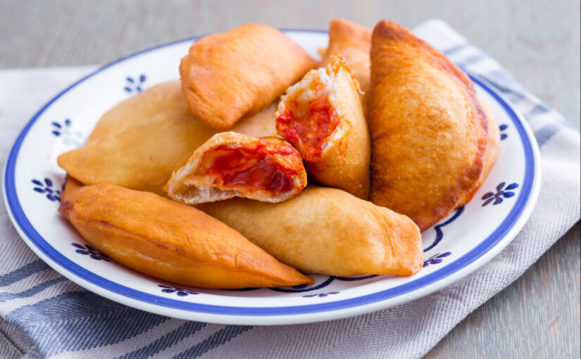 Panzerotti Pairing: The Perfect Wines and Beverages for Your Stuffed Delight